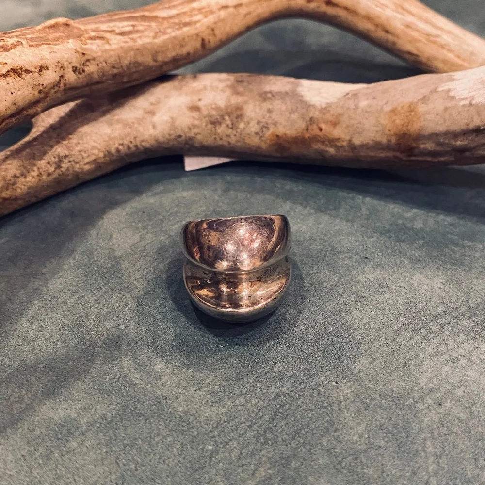 Modern Style Women’s Convex Sterling Silver Ring sz 6